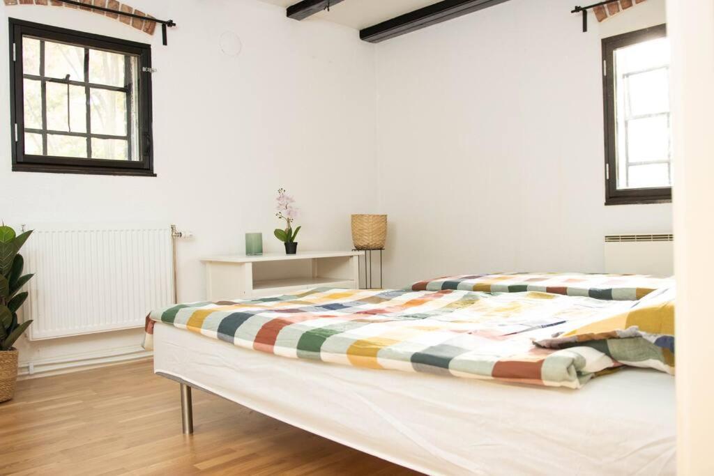 Historical Malt Factory Apartment, 6 Bedrooms, Sleeps 12 , Hot Tub Helsingborg Exteriör bild