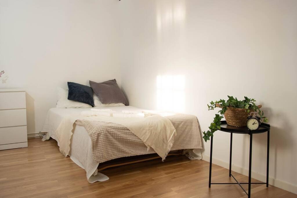 Historical Malt Factory Apartment, 6 Bedrooms, Sleeps 12 , Hot Tub Helsingborg Exteriör bild