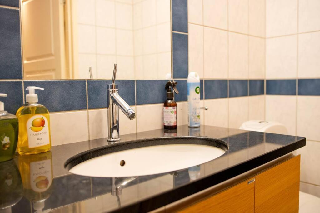 Historical Malt Factory Apartment, 6 Bedrooms, Sleeps 12 , Hot Tub Helsingborg Exteriör bild